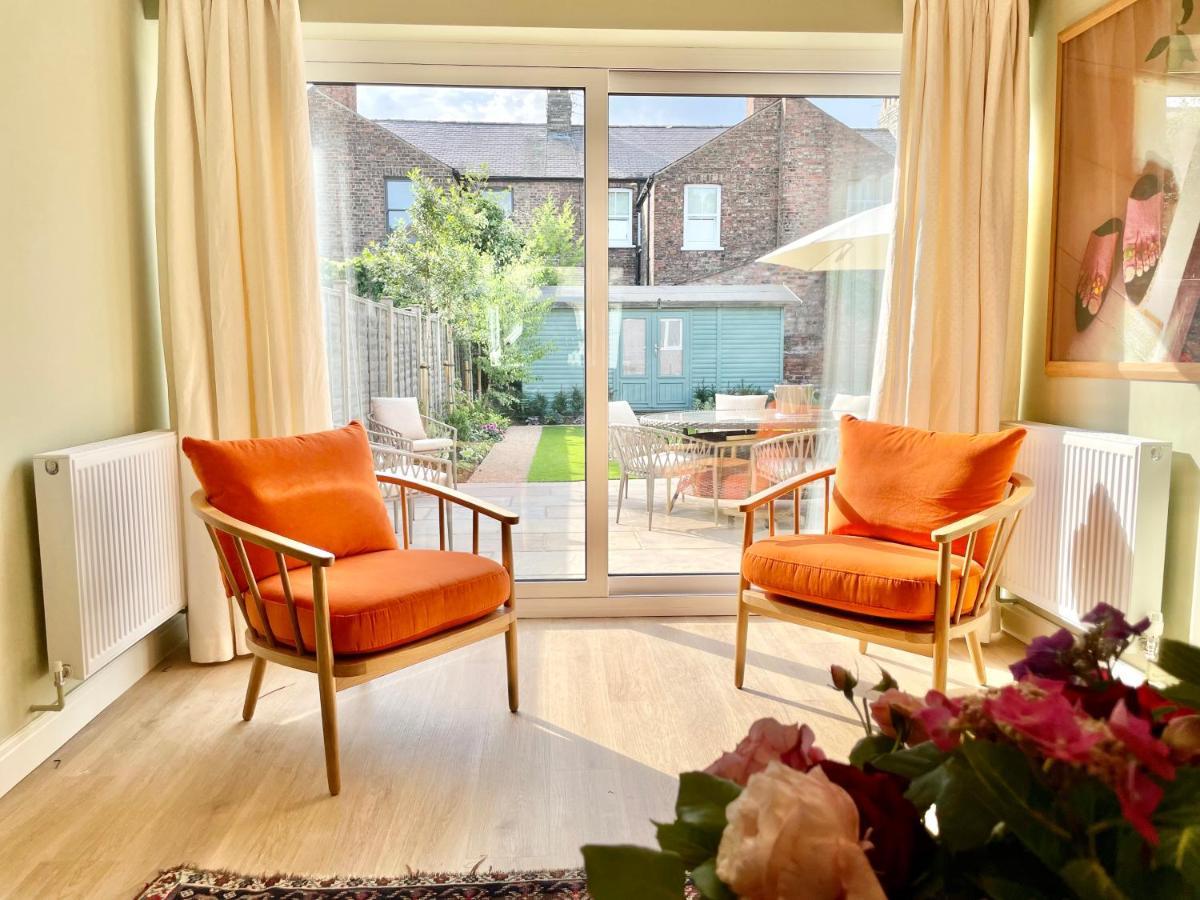 Central Townhouse With Free Off Road Parking And Garden York Ngoại thất bức ảnh
